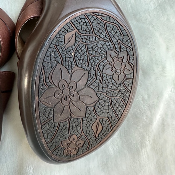 Sofft Brown Leather Womens Sandle Size 8M - Picture 9 of 10